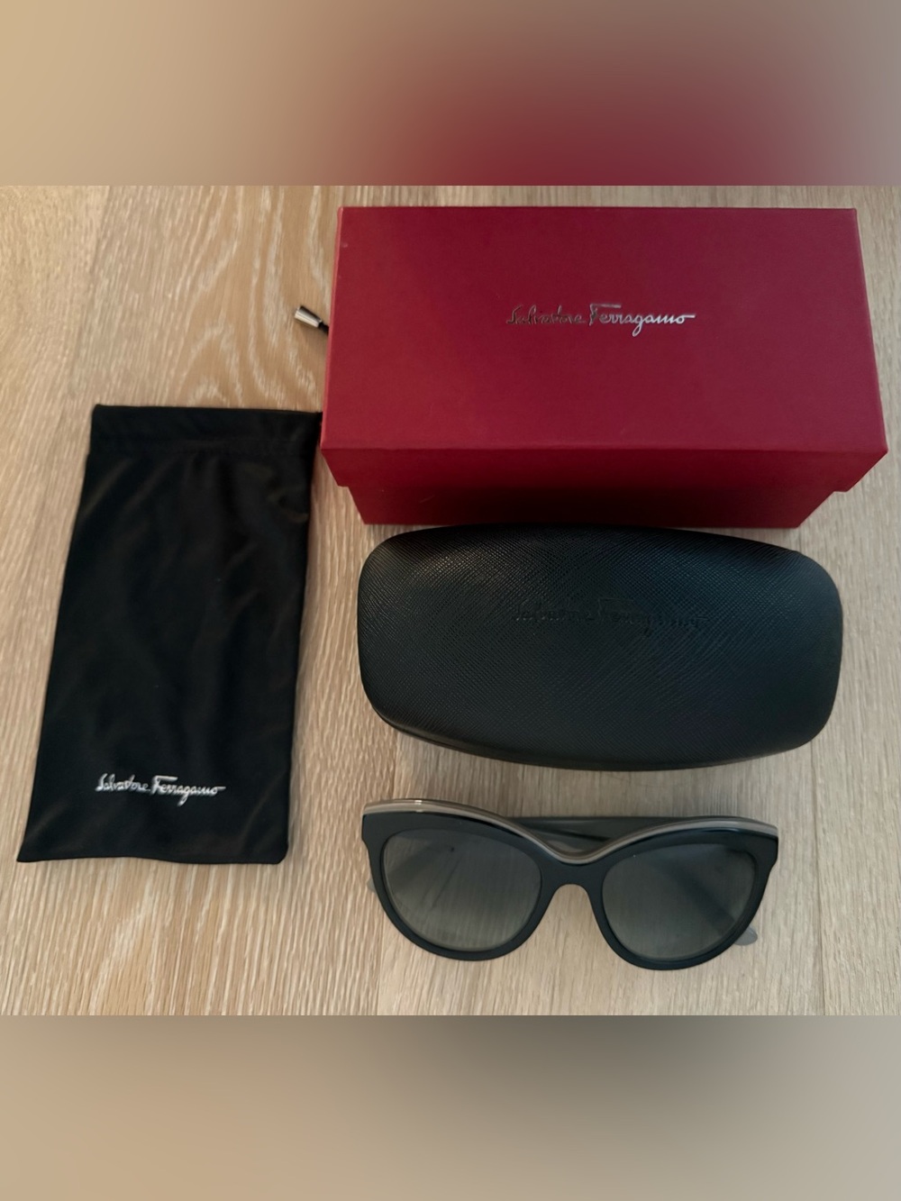 SALVATORE FERRAGAMO VINTAGE WOMENS SF757S BLACK/TURTLE STYLISH/CHIC SUNGLASSES